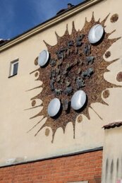 Zegar Zygmunta - Astrologiczny zegar na ulicy piekarskiej w Warszawie. Autor © Suska Łukasz