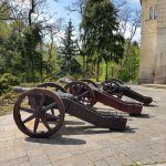 Zamek w Pułtusku - atrakcje - Dwie żelazne Armaty na drewnianych kołach