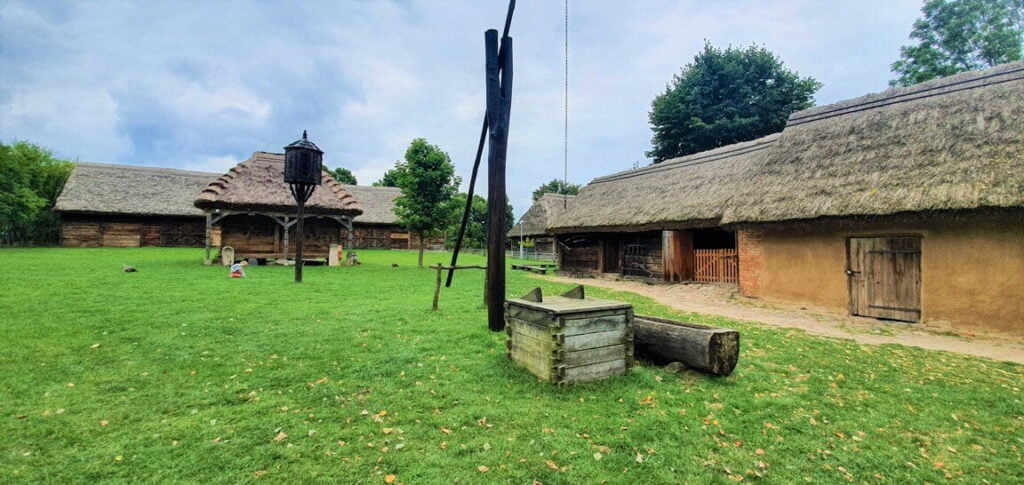 Zagroda z Dzierzążni w Muzeum Wsi Mazowieckiej w Sierpcu