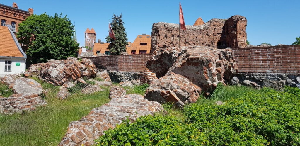 Toruń - pozostałości murów obronnych 2