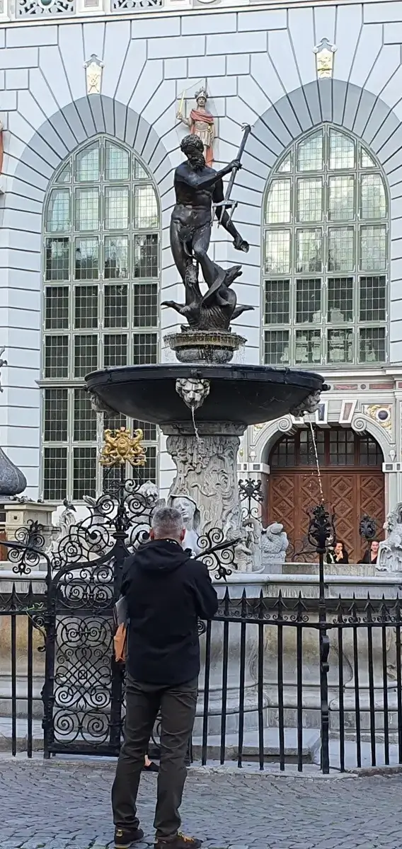 Fontanna neptuna front