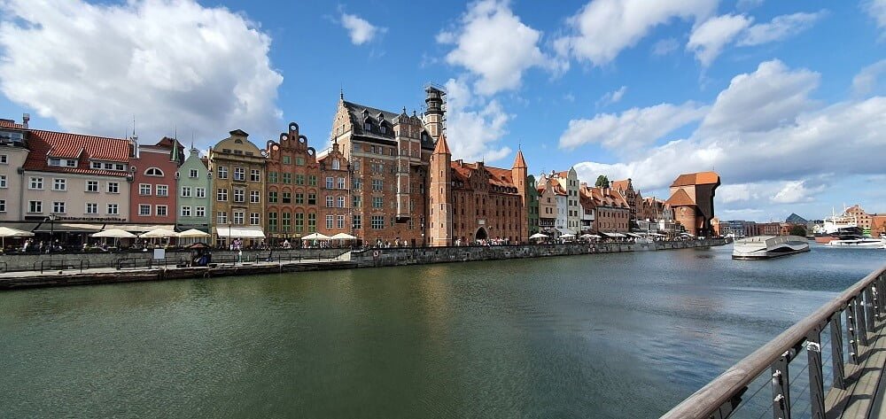 Gdańsk i widok na Motławę, w oddali Żuraw
