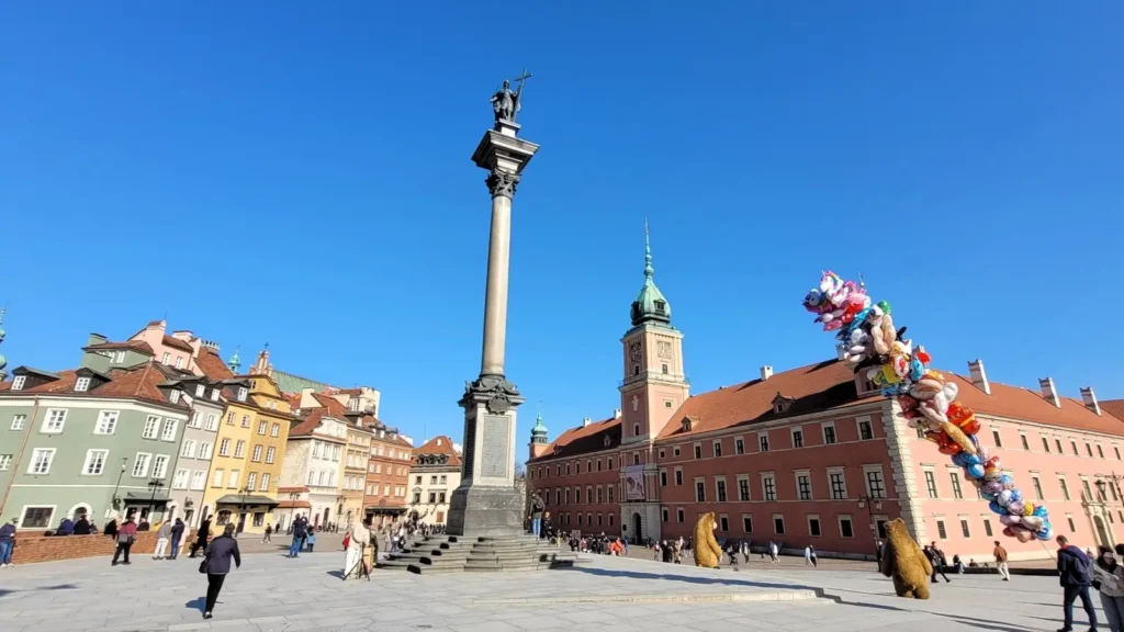 Plac Zamkowy z Kolumną Zygmunta na Starówce w Warszawie